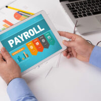 Top pros and cons of online payroll services
